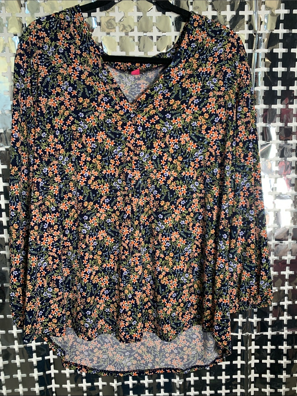 Vince Camuto Navy Floral V-Neck Long Sleeve Blouse